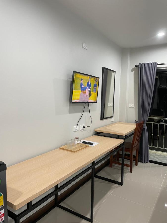 โรงแรมนิยม เอสทีเอ็น 2 - Niyom Stn 2 Hotel Ban Phue エクステリア 写真